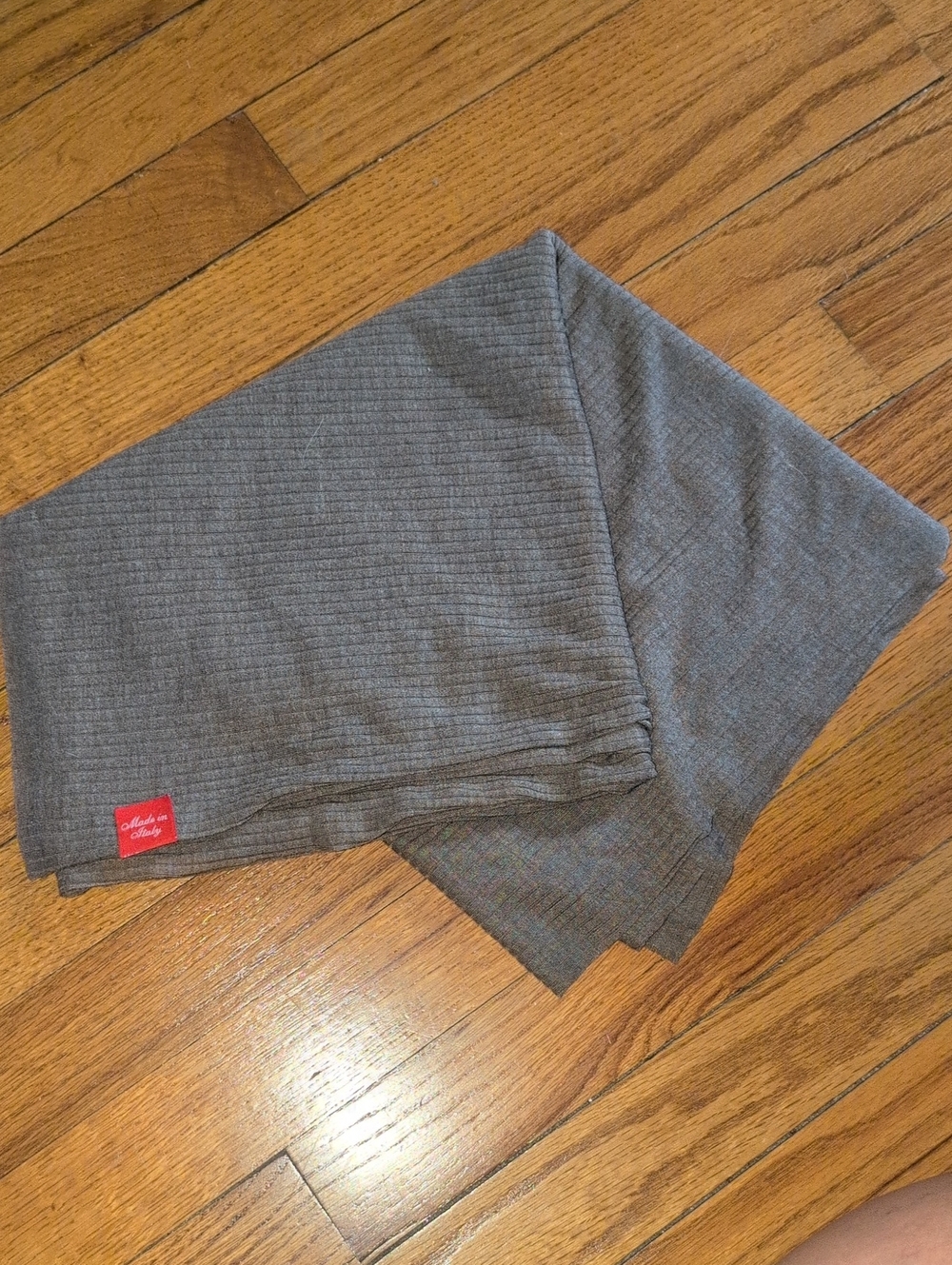 Luxuriously Soft And Lightweight Italian Made Scarf.